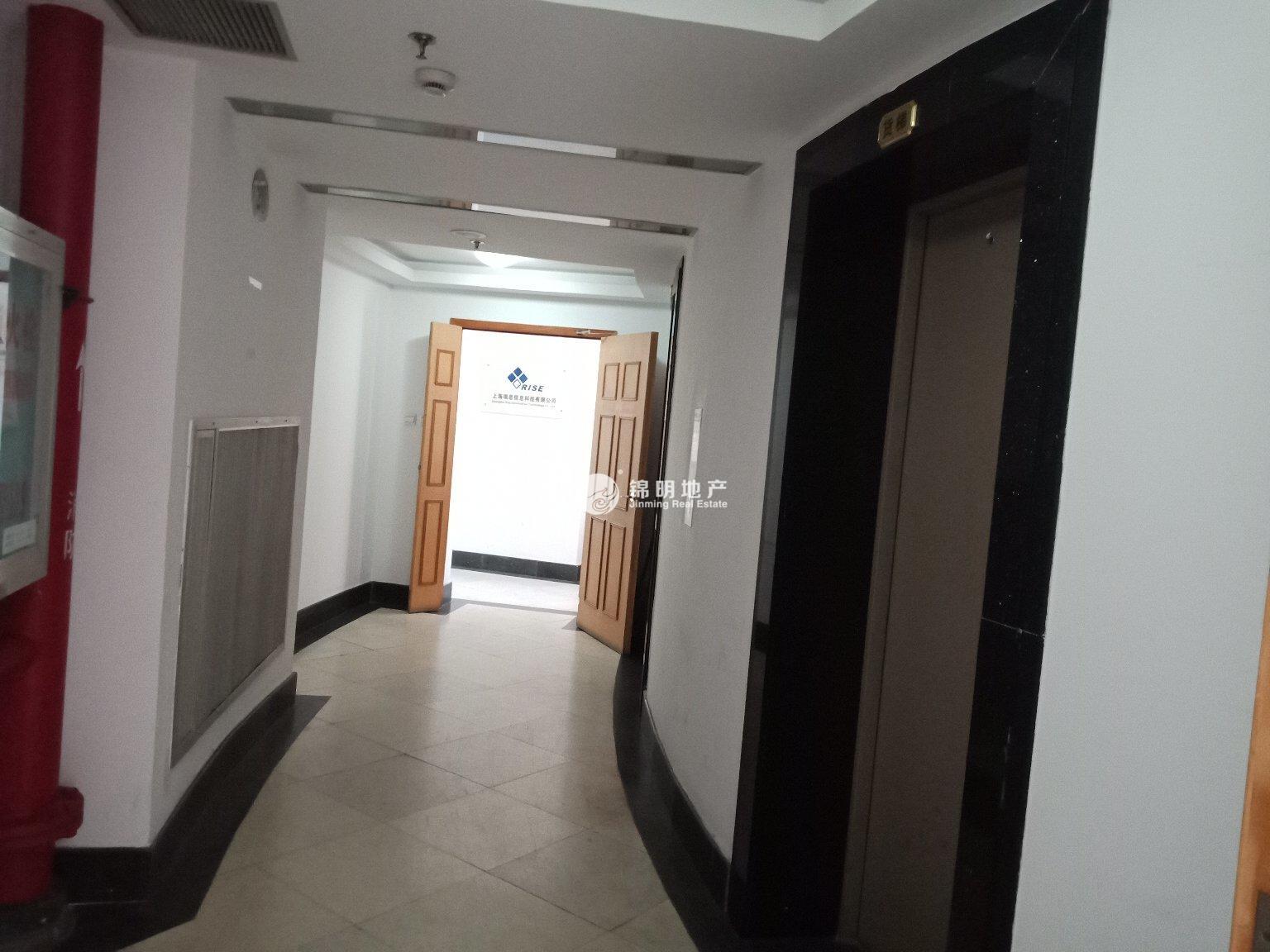 万体馆徐汇晶典大厦158平米写字楼出租